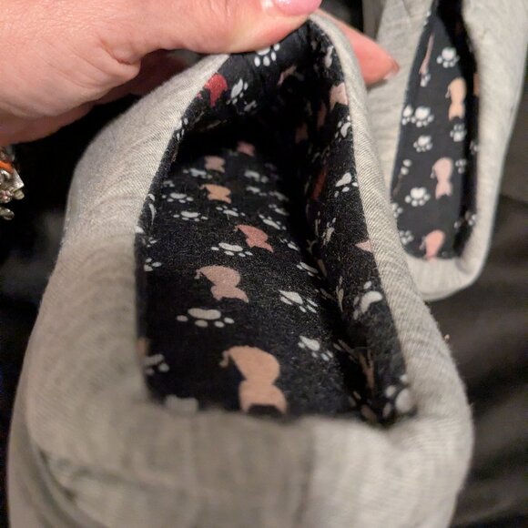 LESS PEOPLE MORE CATS slippers size medium (6.5-7.5) - Picture 6 of 8